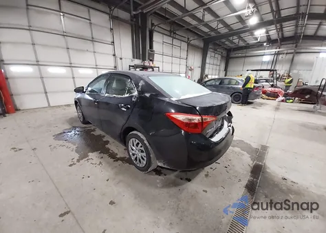 2017 Toyota Corolla Le z USA, uszkodzony, nr VIN 2T1BURHE7HC949239